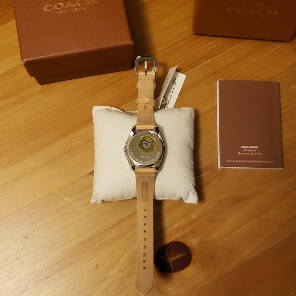 Genuine Leather COACH Watch - Picture 8 of 8